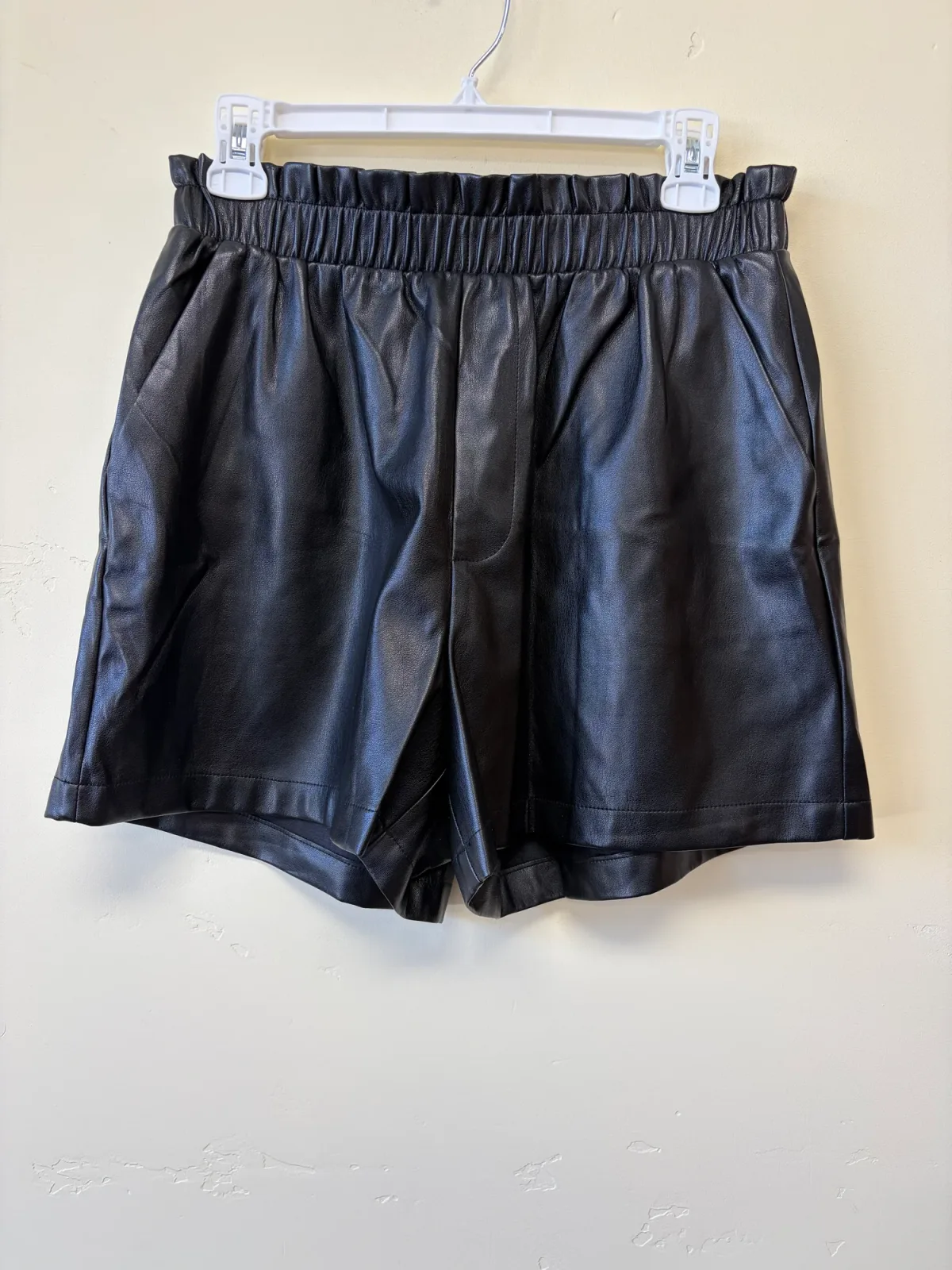 BB Dakota by Steve Madden Faux Leather Paperbag Shorts Black Women's Size M photo 2