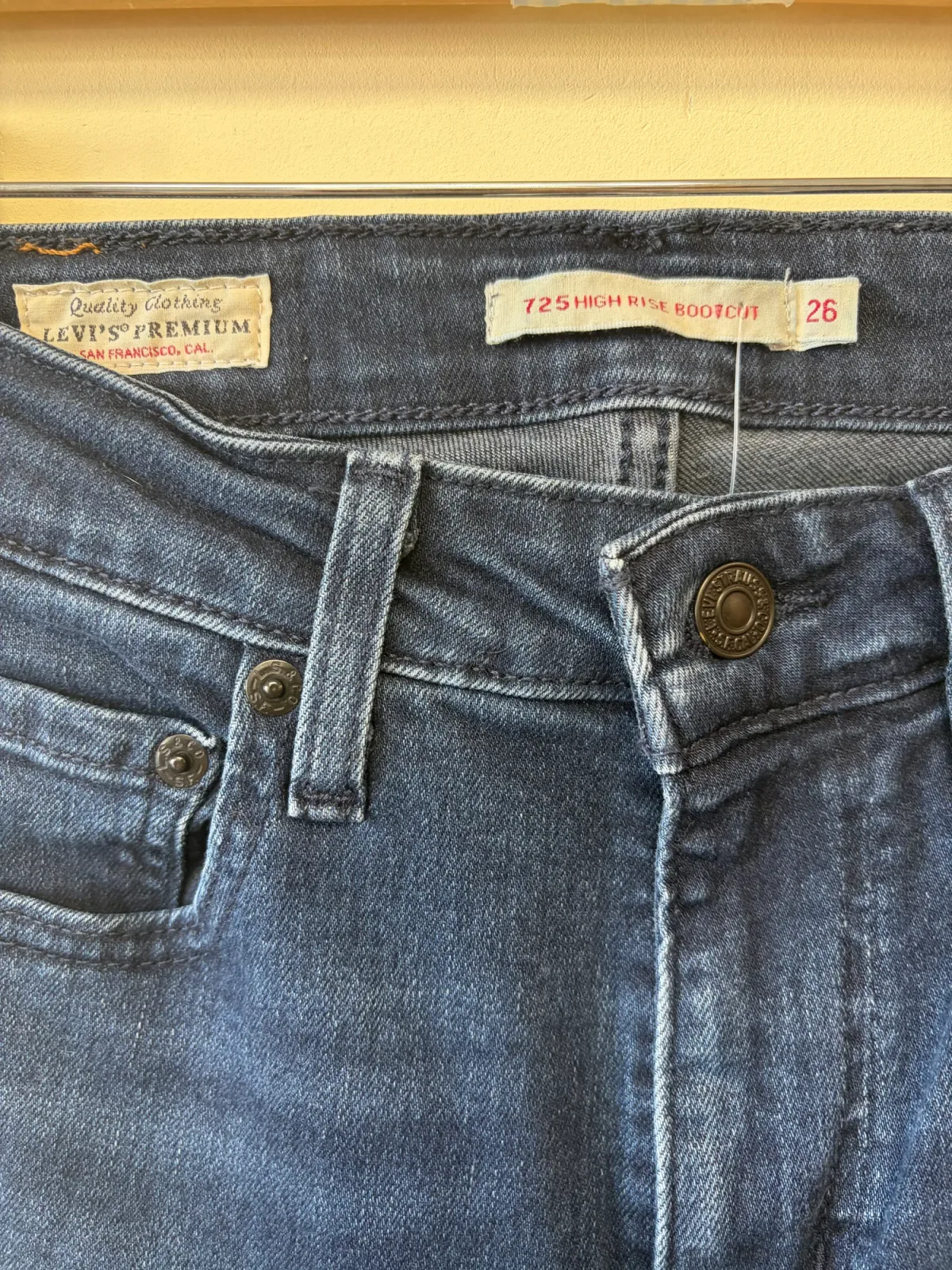 Levi’s Premium Women’s 725 High Rise Bootcut Jeans - Dark Wash Indigo, Size 26 photo 4