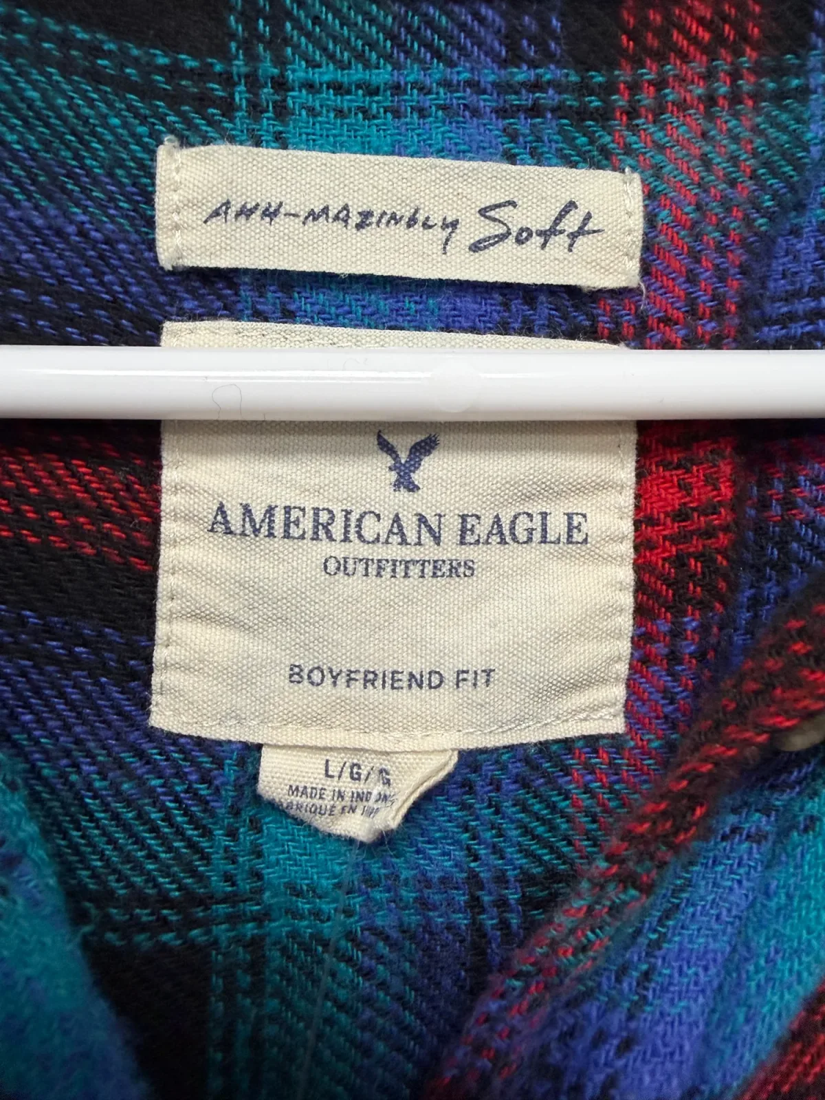 Foto 4 de American Eagle Ahh-Mazingly Soft Boyfriend Fit Plaid Flannel Button-Up Shirt - Women's Size L