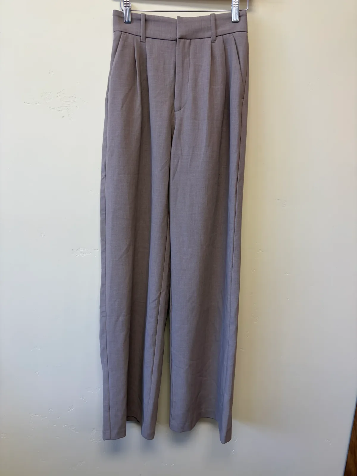 Foto 2 de NWT Abercrombie & Fitch Sloane Ultra High-Rise Tailored Wide-Leg Pants in Taupe - Size S / 0