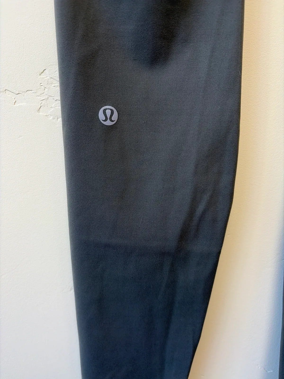 Lululemon wonder under Full Length Leggings — Size 4 photo 4