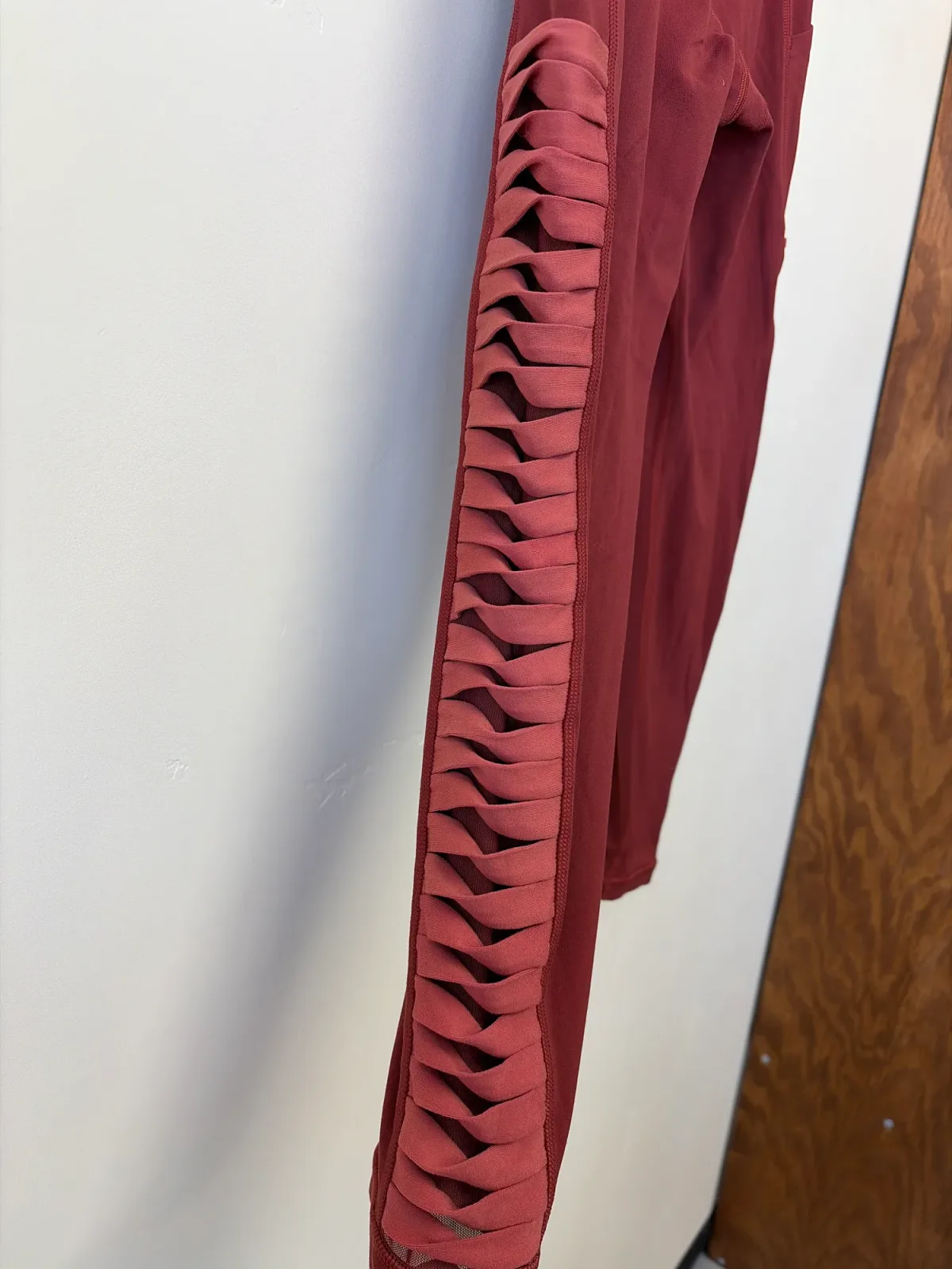 Athleta Salutation 7/8 Tight in Powervita Lattice Side-Detail Leggings — Size Medium photo 4