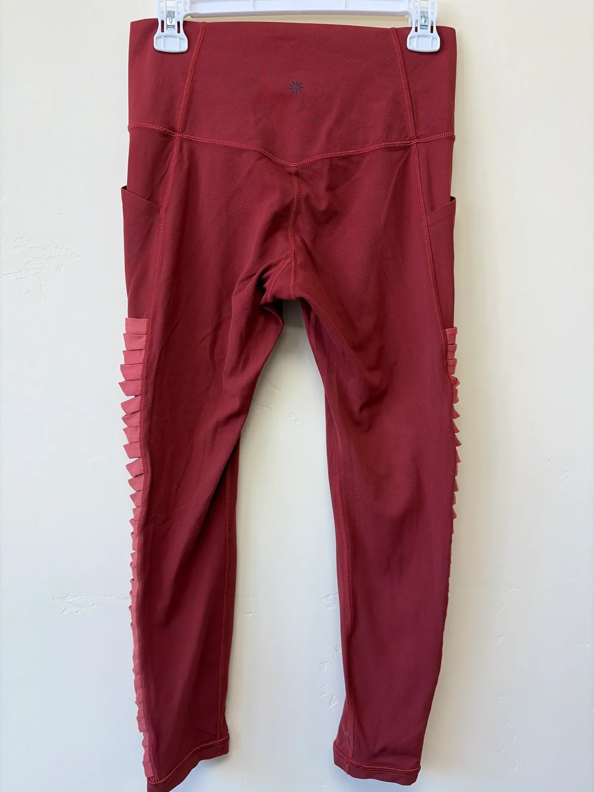 Athleta Salutation 7/8 Tight in Powervita Lattice Side-Detail Leggings — Size Medium photo 3