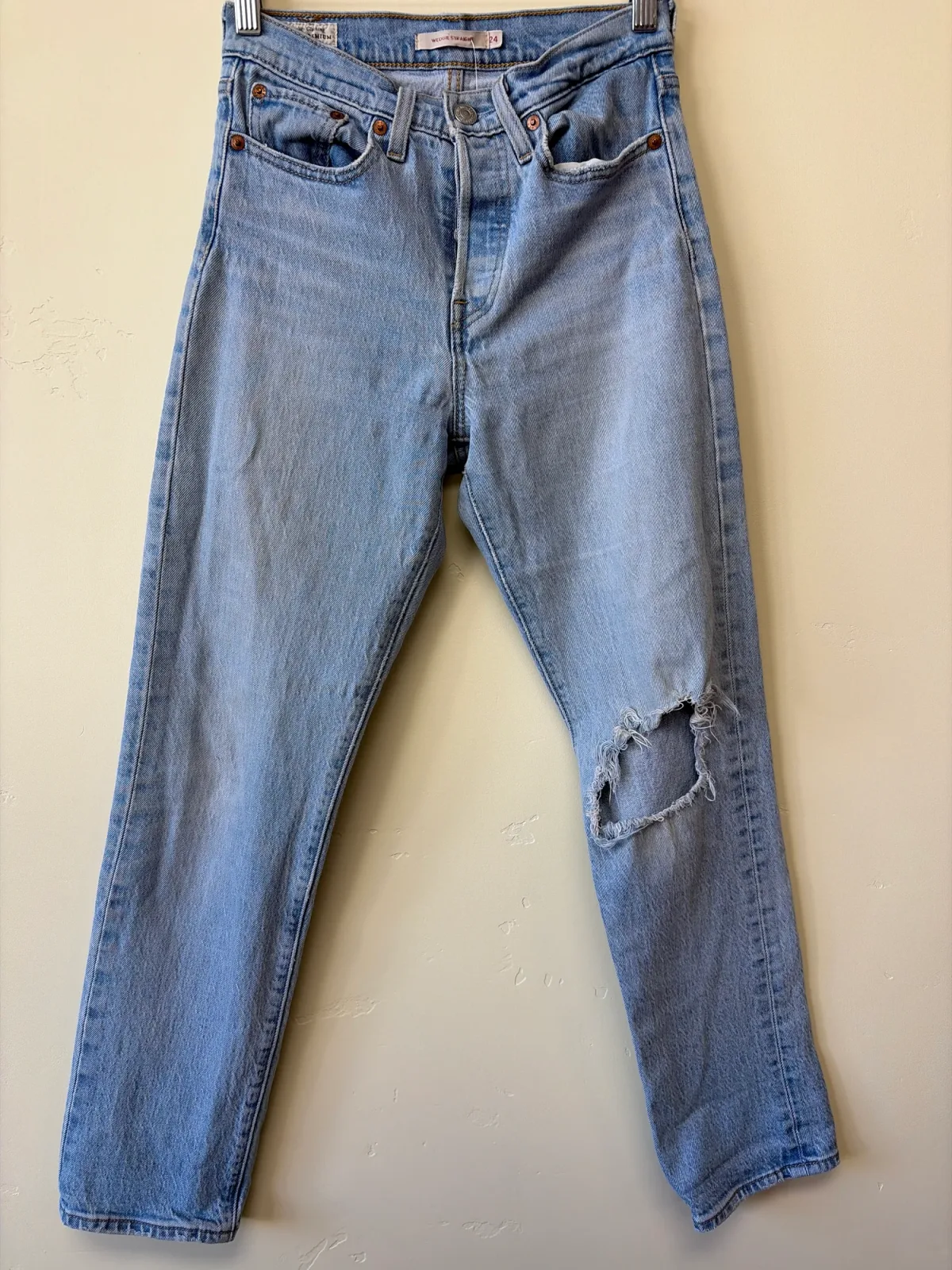 Levi's Wedgie Straight High-Rise Distressed Jeans - Size 24 photo 2