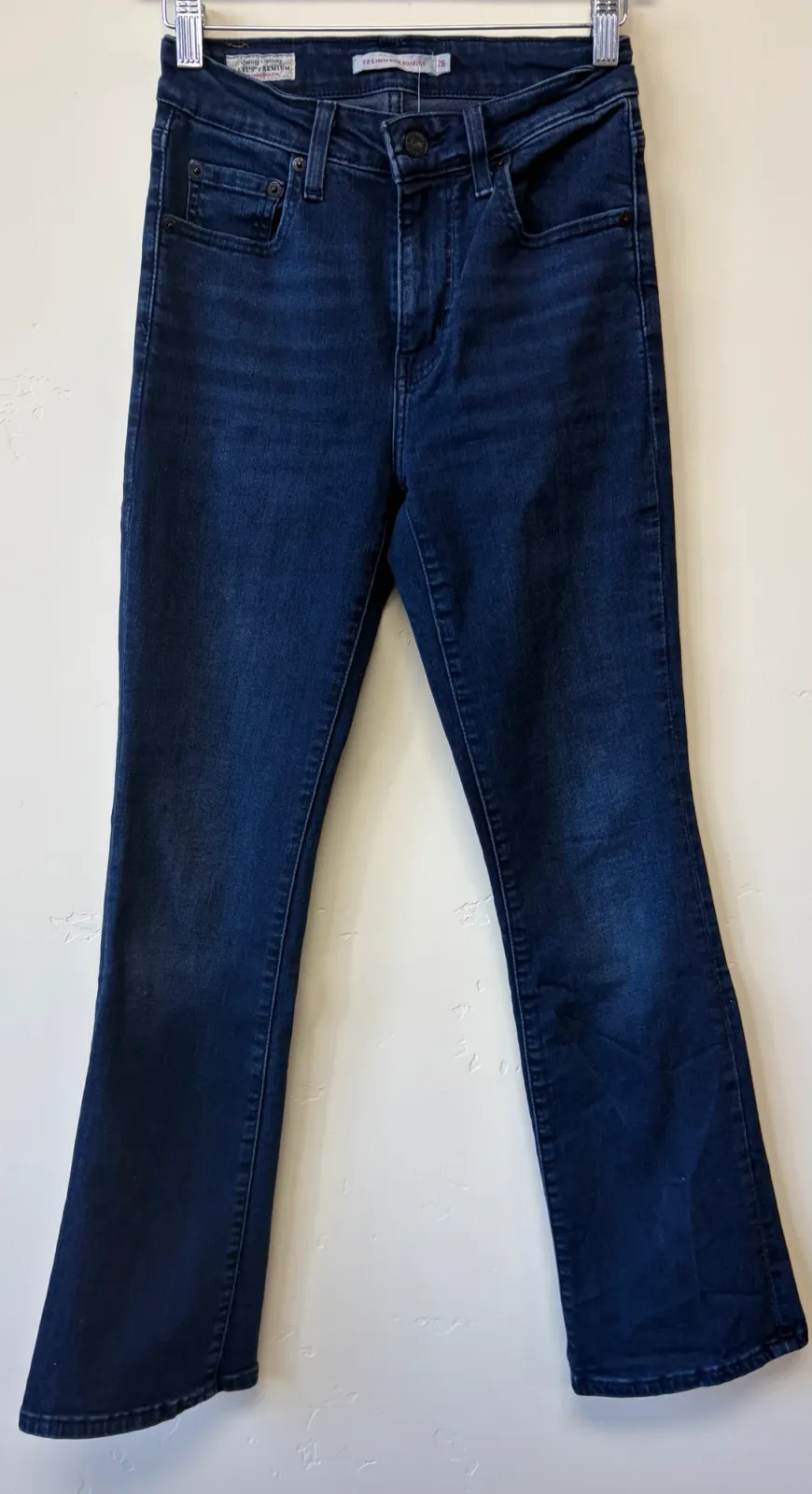 Levi’s Premium Women’s 725 High Rise Bootcut Jeans - Dark Wash Indigo, Size 26 photo 2