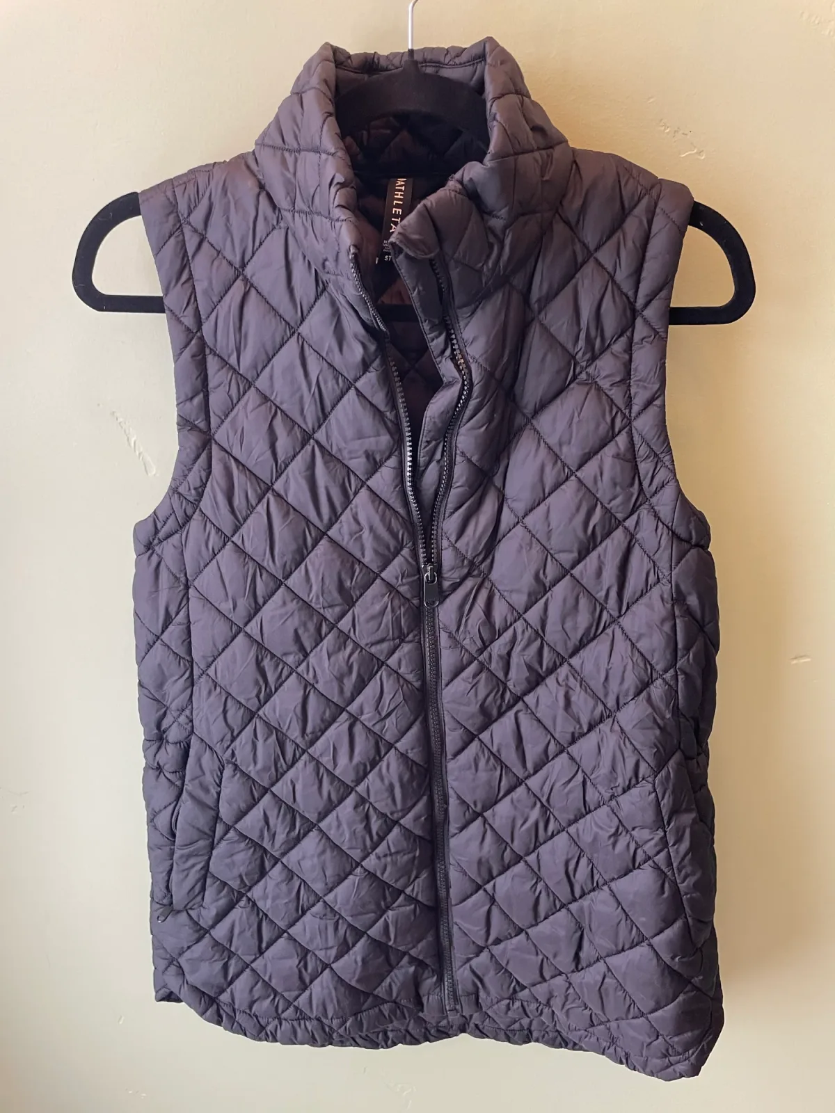 Foto 2 de Athleta Whisper Featherless Quilted Puffer Vest size S Tall