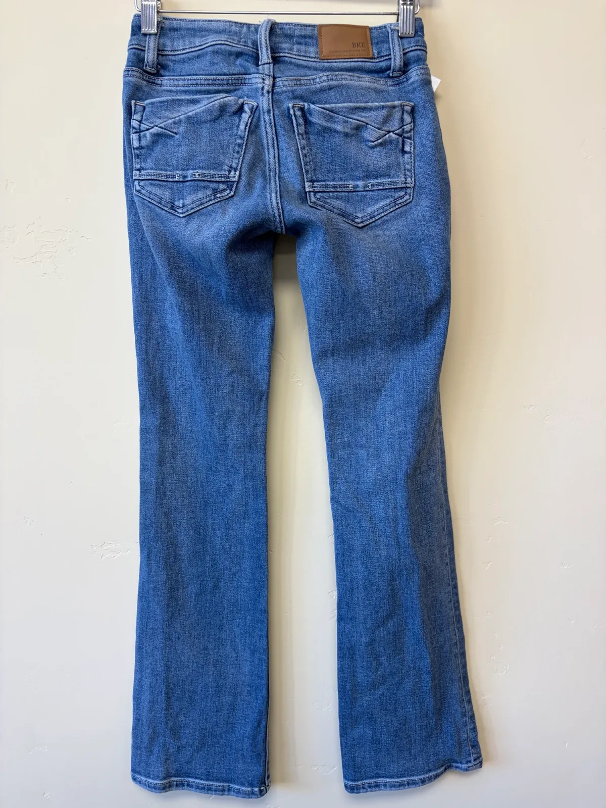 BKE Stella Women’s Low Rise Slim Fit Tailored Bootcut Jeans - Medium Wash Denim, Size 23 x 32 photo 3