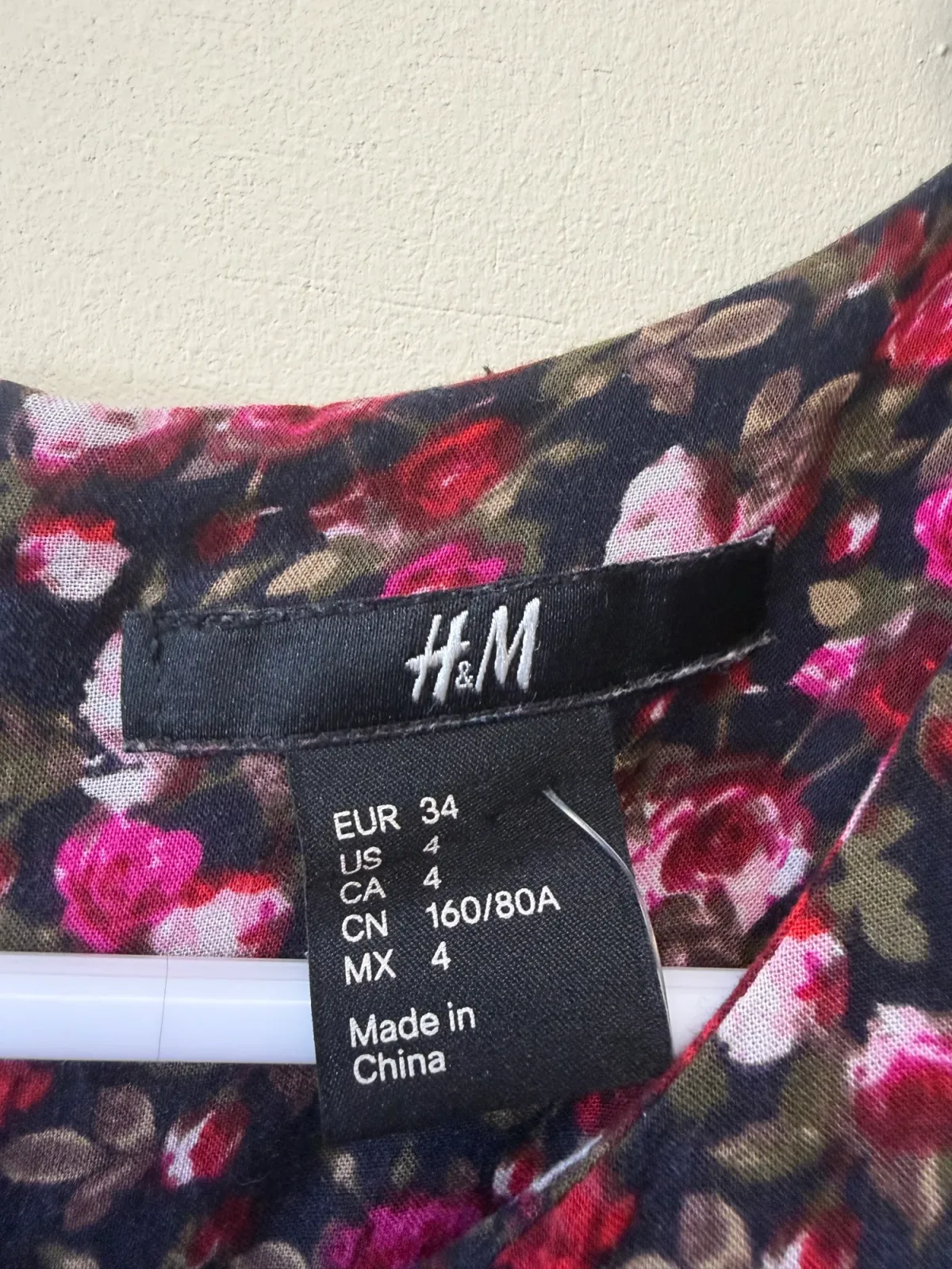 H&M Women's Dark Floral Short Sleeve Fit & Flare Mini Dress Black Pink Size 4 photo 4