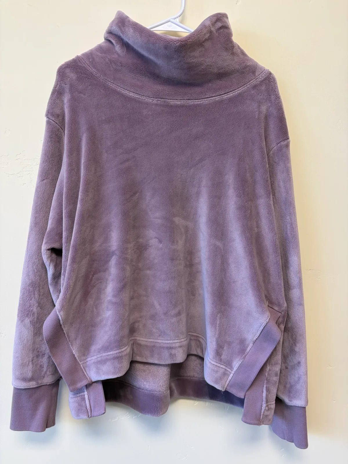 Athleta Cozy Velvet Velour Cowl Neck Pullover Sweatshirt in Mauve - Size XL photo 2