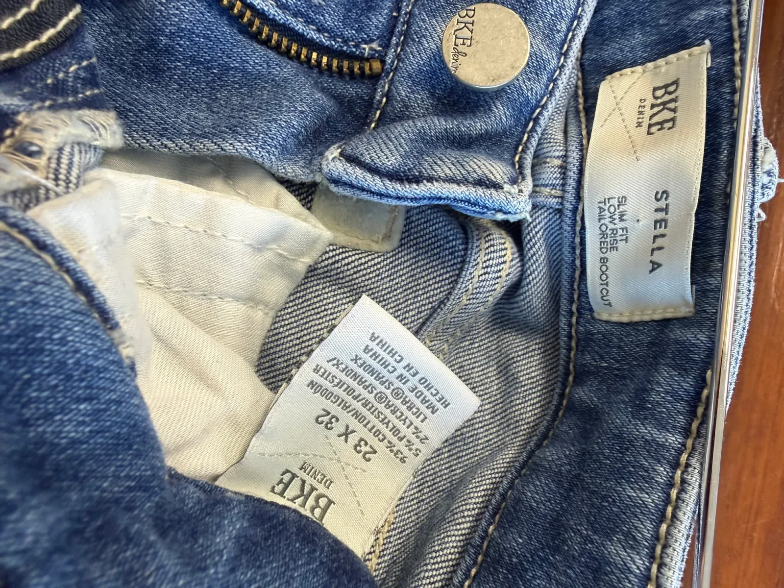 BKE Stella Women’s Low Rise Slim Fit Tailored Bootcut Jeans - Medium Wash Denim, Size 23 x 32 photo 4