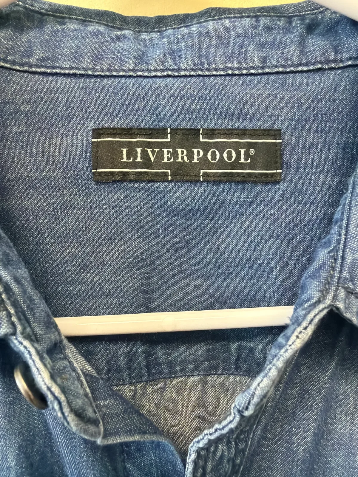 Liverpool Los Angeles Men's Chambray Denim Welt Pocket Shirt — Size Small photo 4