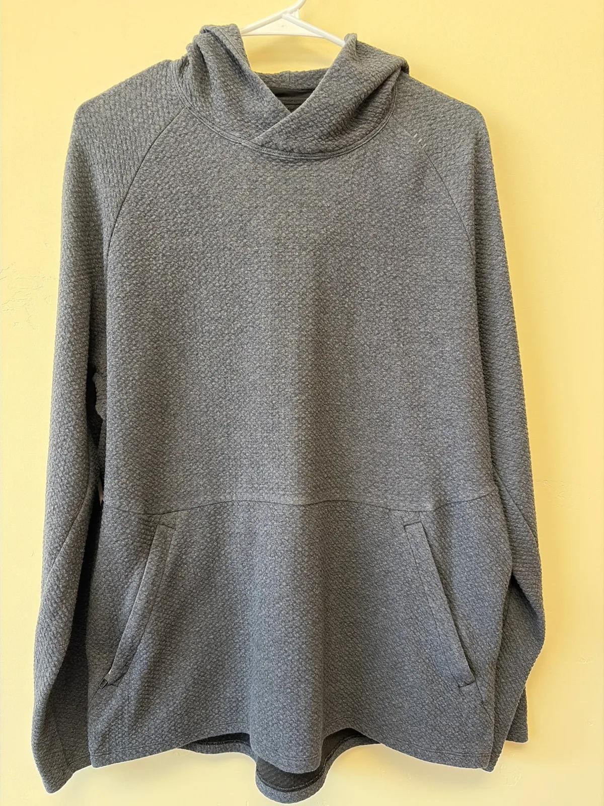 Lululemon Men's At Ease Pullover Hoodie — Size Large photo 2