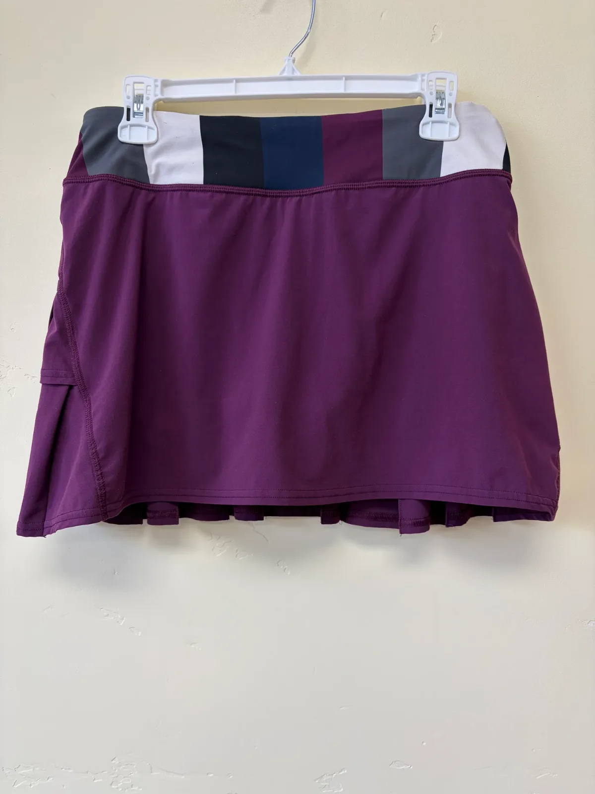 Foto 2 de Lululemon Pace Setter Skirt in Plum / Pow Stripe