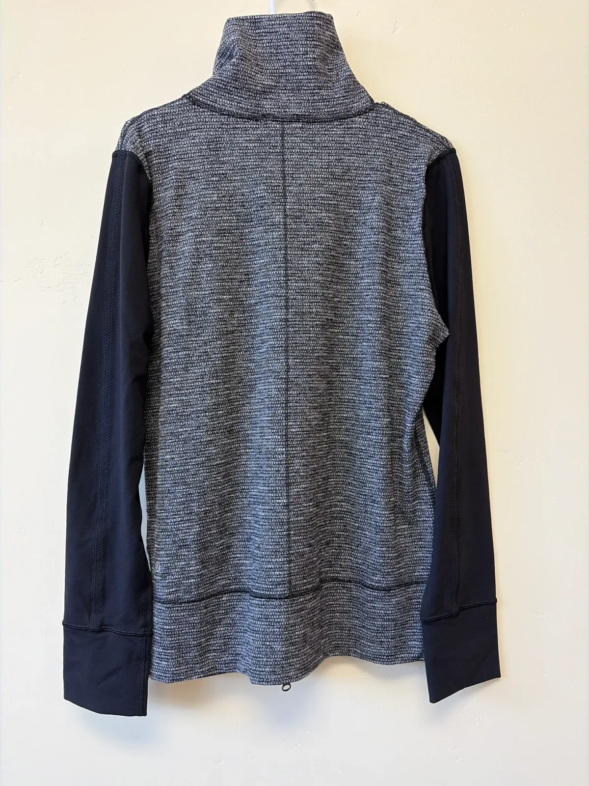 NWT Lululemon Daily Yoga Jacket Heathered Charcoal Black Color Block — Size 12 photo 3
