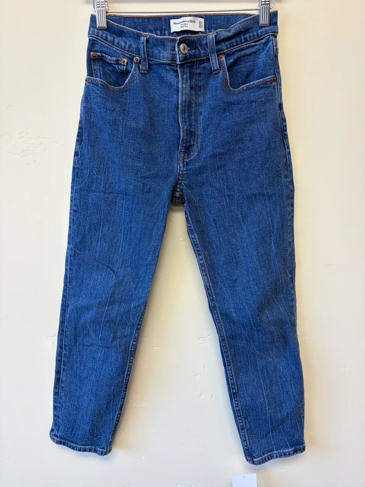 Abercrombie & Fitch Women's High Rise Mom Jeans Medium Wash Blue Size 25 / 0XS photo 2
