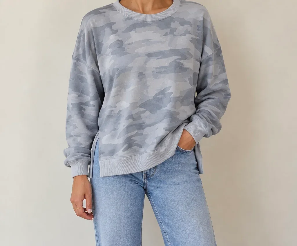 American Eagle Women’s Gray Camo Oversized Crewneck Sweatshirt Size Medium