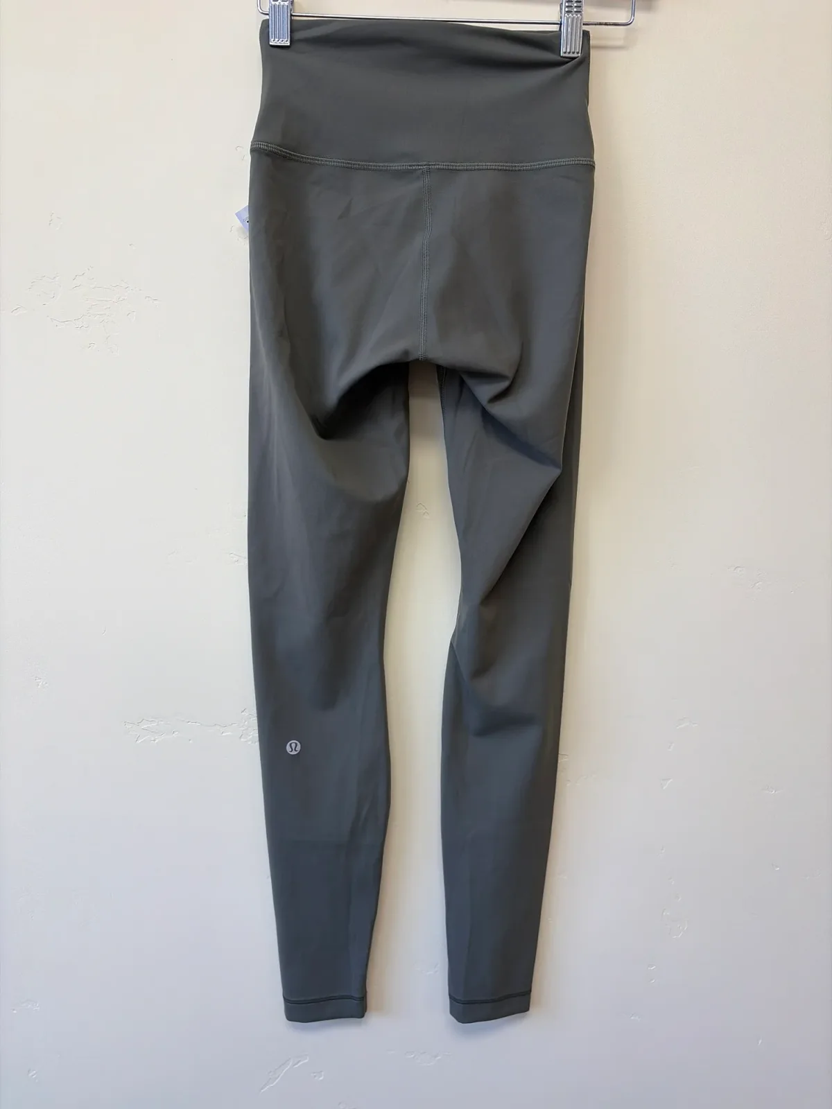 Lululemon wonder under Full Length Leggings — Size 4 photo 3