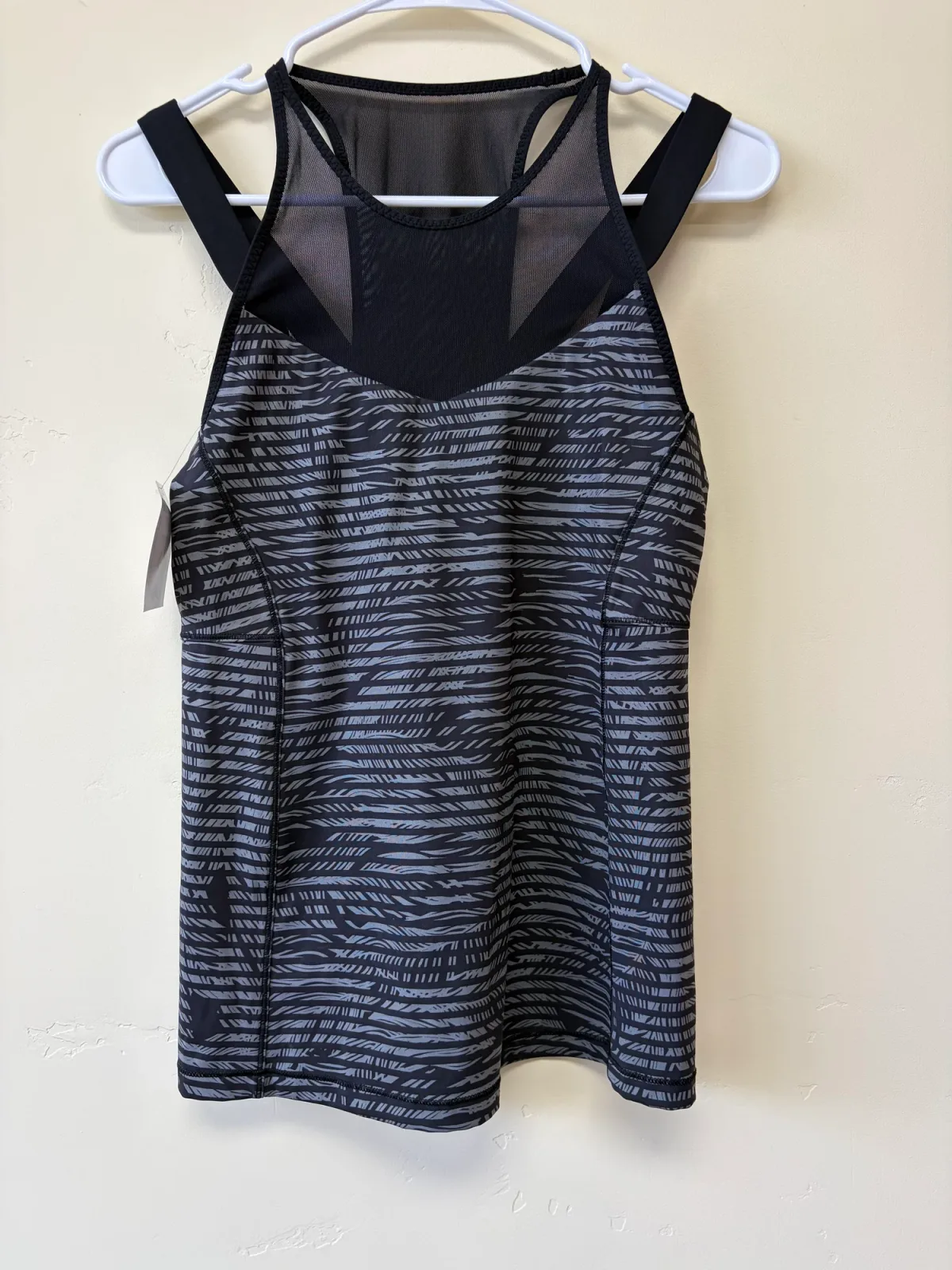 Lululemon Running In The City Tank Stripe Play Slate Black Size 8 photo 2