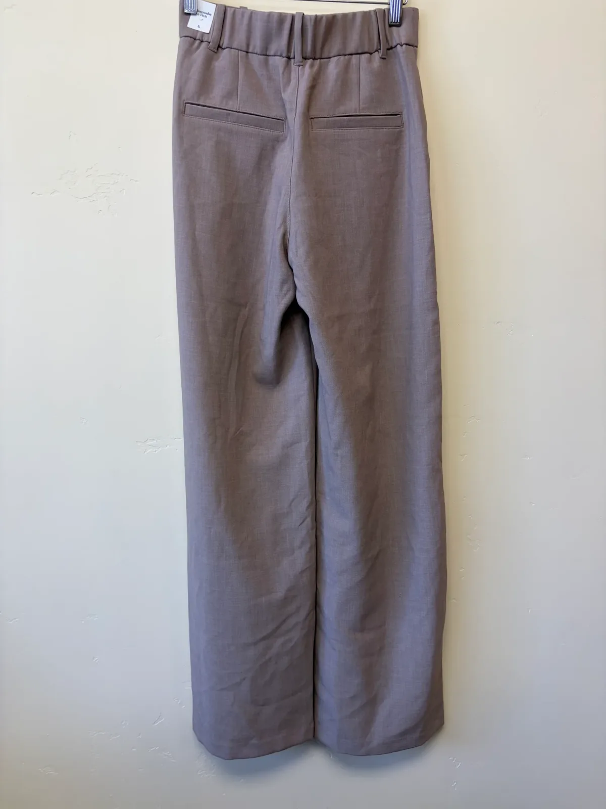 Foto 3 de NWT Abercrombie & Fitch Sloane Ultra High-Rise Tailored Wide-Leg Pants in Taupe - Size S / 0