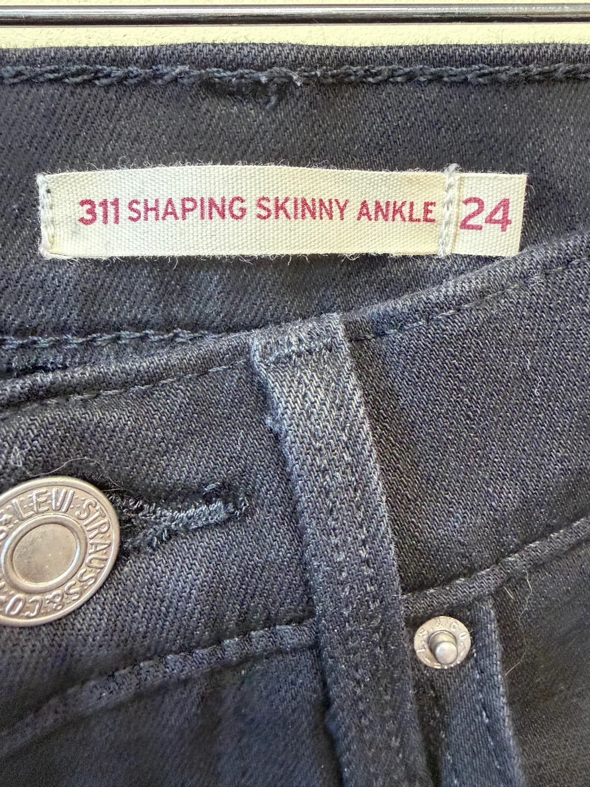 Levi's Women's 311 Shaping Skinny Ankle Jeans Solid Black Size 24 photo 4