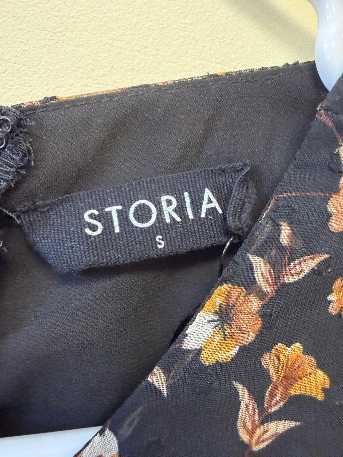 Storia Women's Chiffon Ruched Mini Dress Black Orange Floral Print Size S photo 4