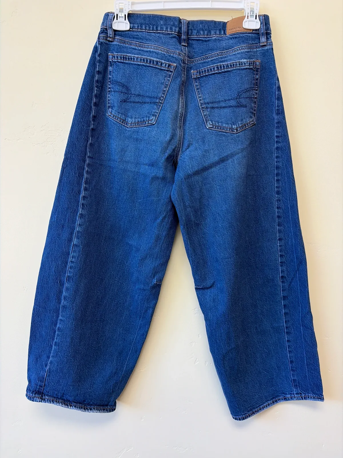 American Eagle Strigid Medium Wash High-Rise Barrel Wide-Leg Jeans — Size 0 Short photo 3