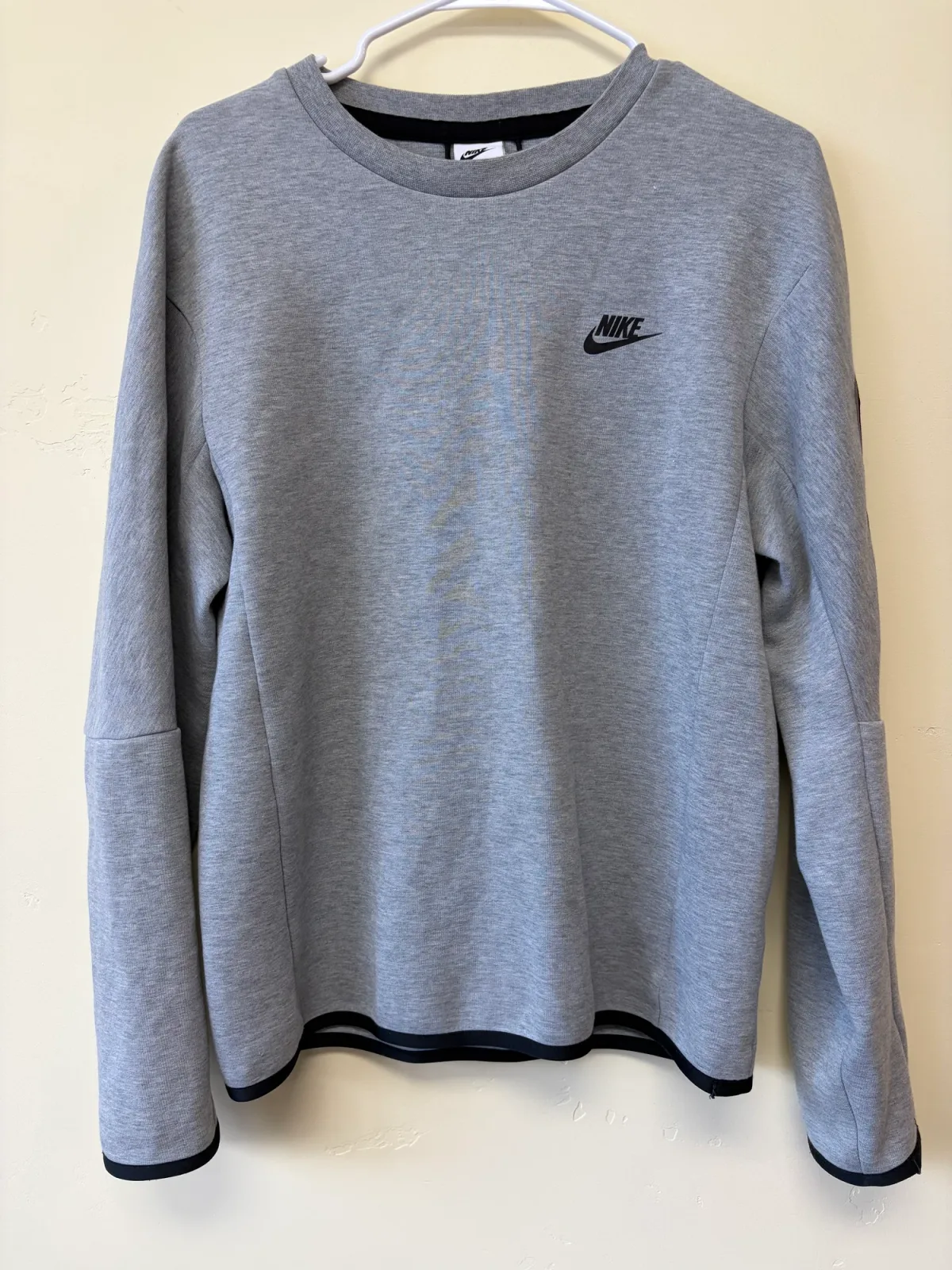 Nike Mens Tech Fleece Crewneck Sweatshirt Heather Gray Pullover photo 2