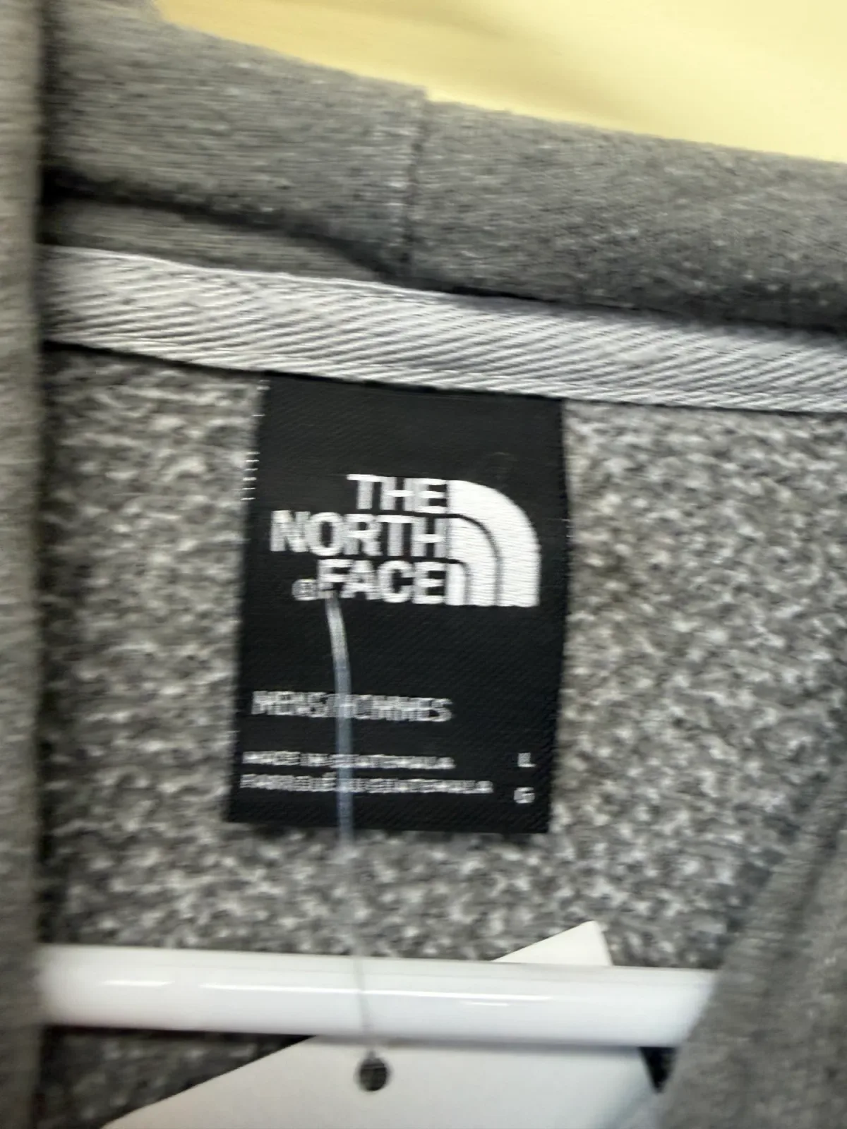 Foto 4 de The North Face Men's Grizzly Bear Half Dome Graphic Hoodie Size Large Gray