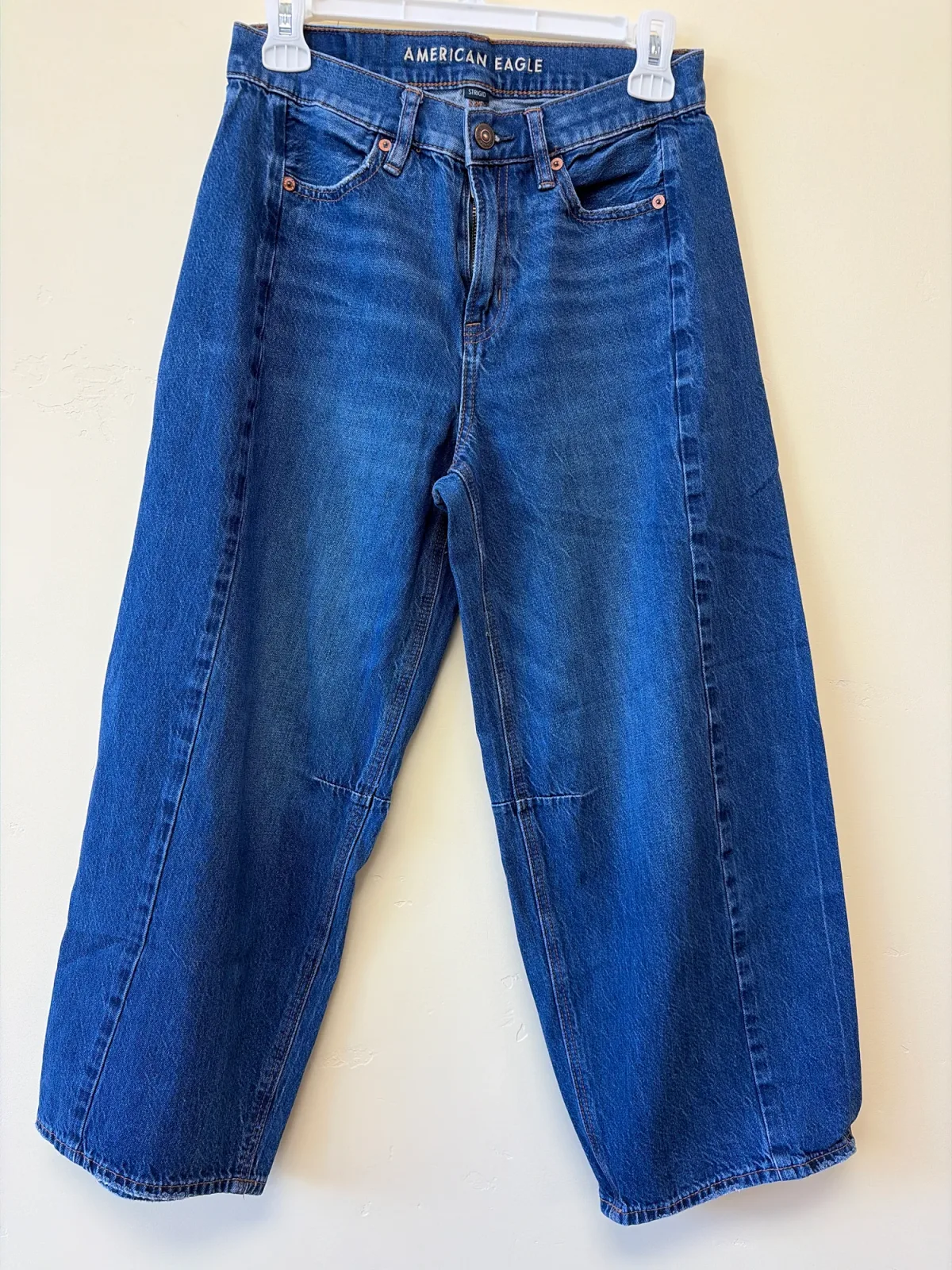 American Eagle Strigid Medium Wash High-Rise Barrel Wide-Leg Jeans — Size 0 Short photo 2