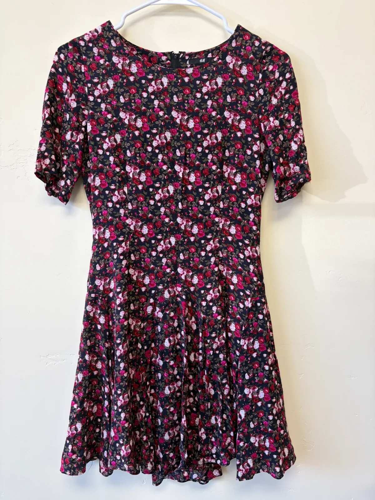 H&M Women's Dark Floral Short Sleeve Fit & Flare Mini Dress Black Pink Size 4 photo 2