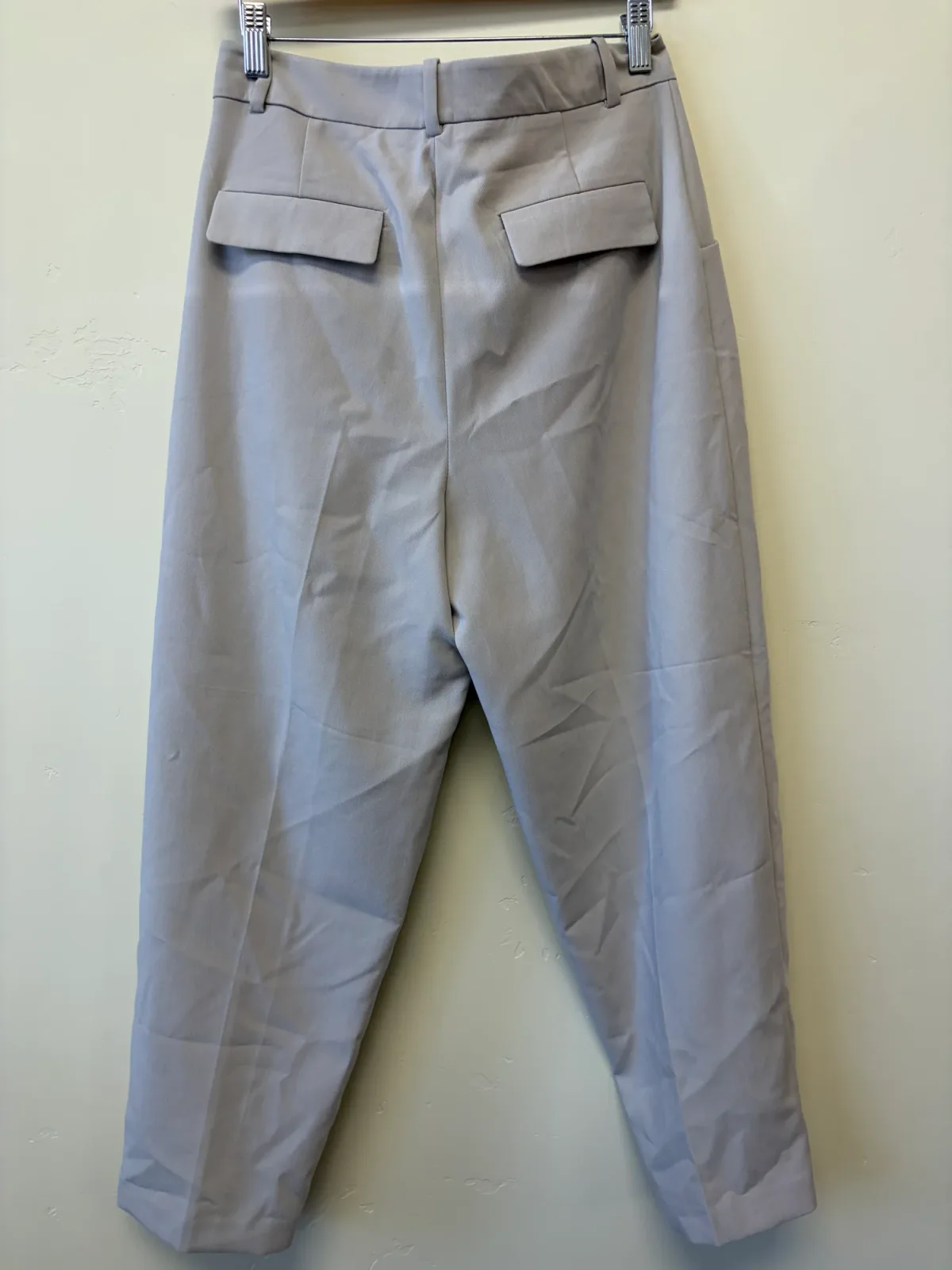 Zara Pleated Carrot Trousers in Beige - Size M photo 3
