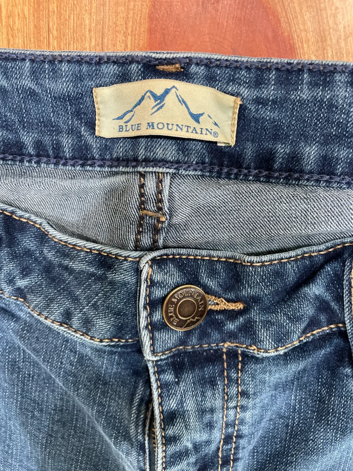 Blue Mountain Women's Straight Jeans sz 14/30" photo 3
