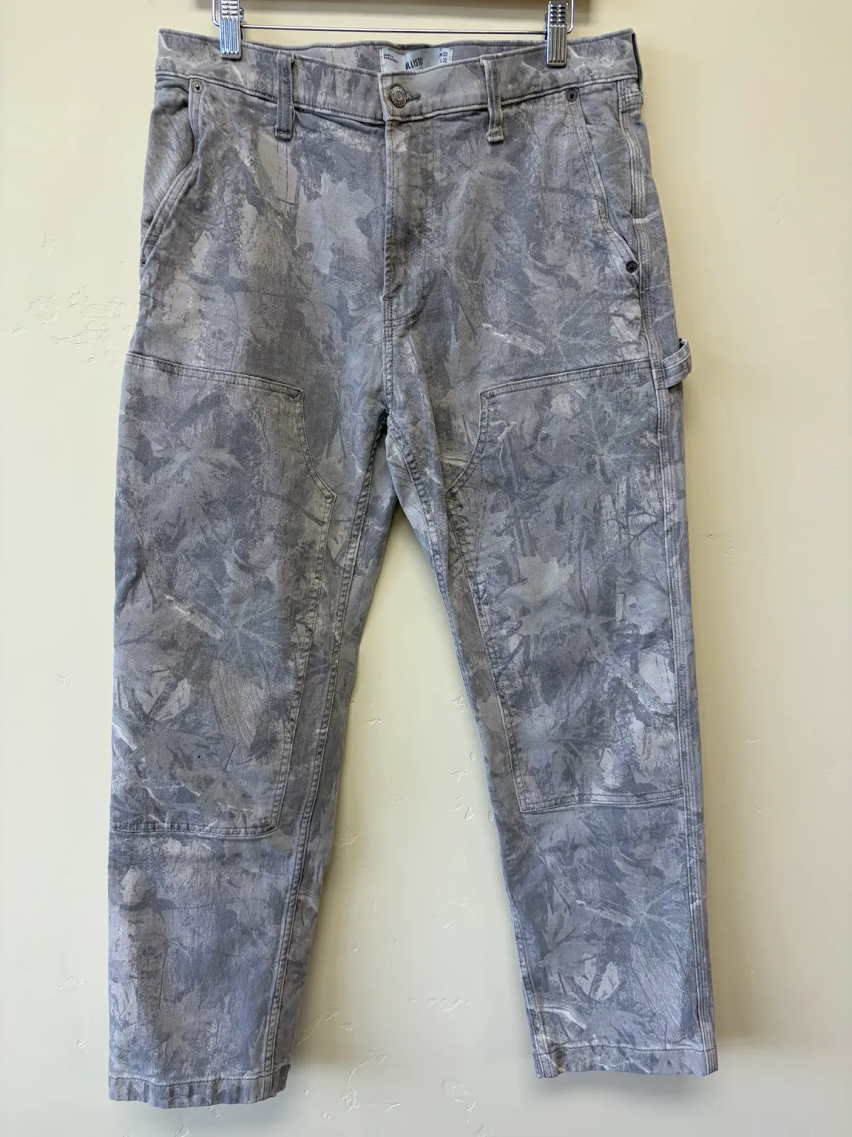 Hollister Men’s Grey Real Tree Camo Loose Carpenter Pants Denim Jeans Size 33x32 photo 2