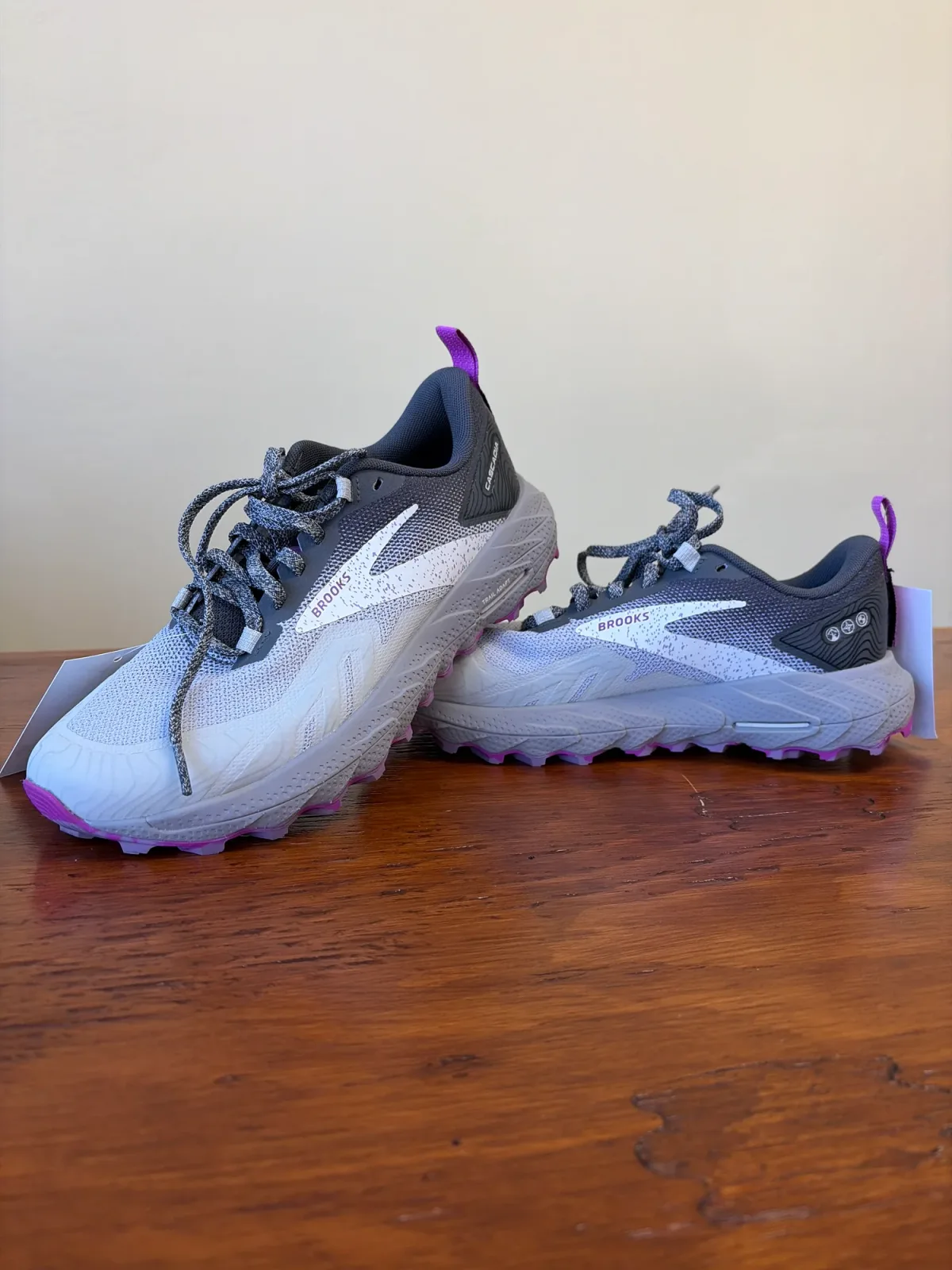 Brooks Women's Cascadia 17 Trail Running Shoes — Size 6.5 photo 2