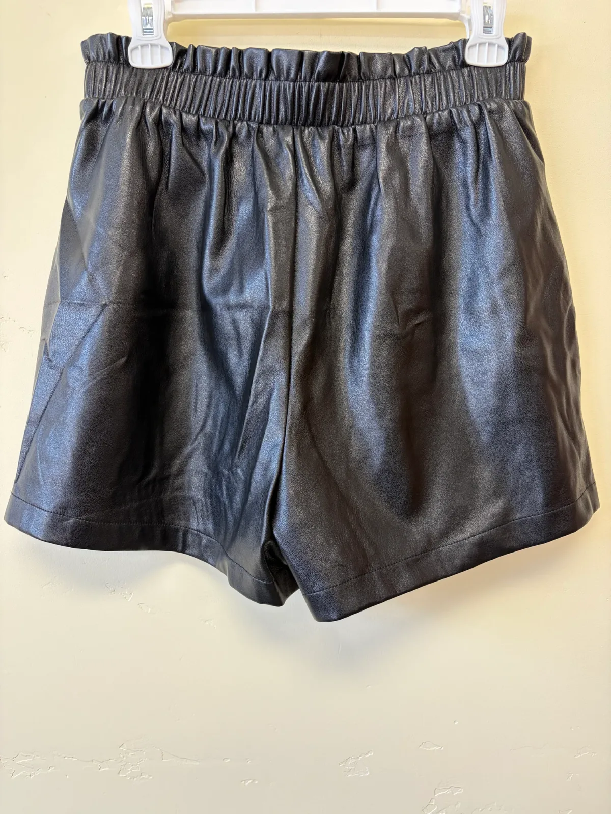 BB Dakota by Steve Madden Faux Leather Paperbag Shorts Black Women's Size M photo 3