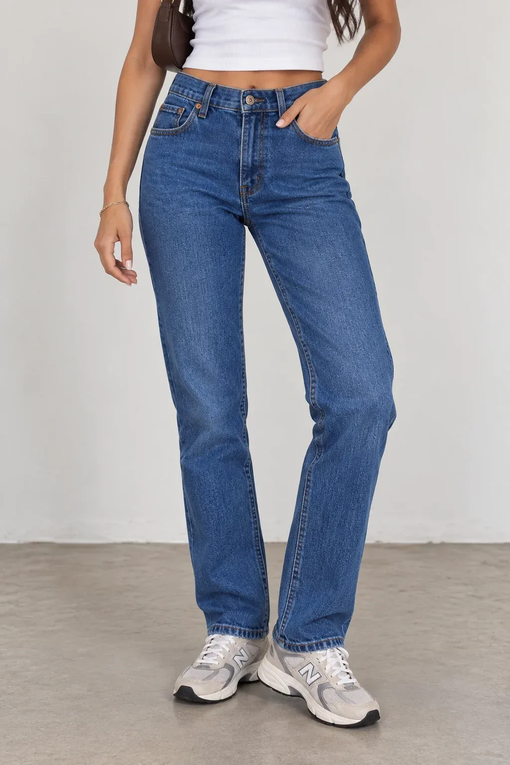 Abercrombie & Fitch Women's High Rise Mom Jeans Medium Wash Blue Size 25 / 0XS