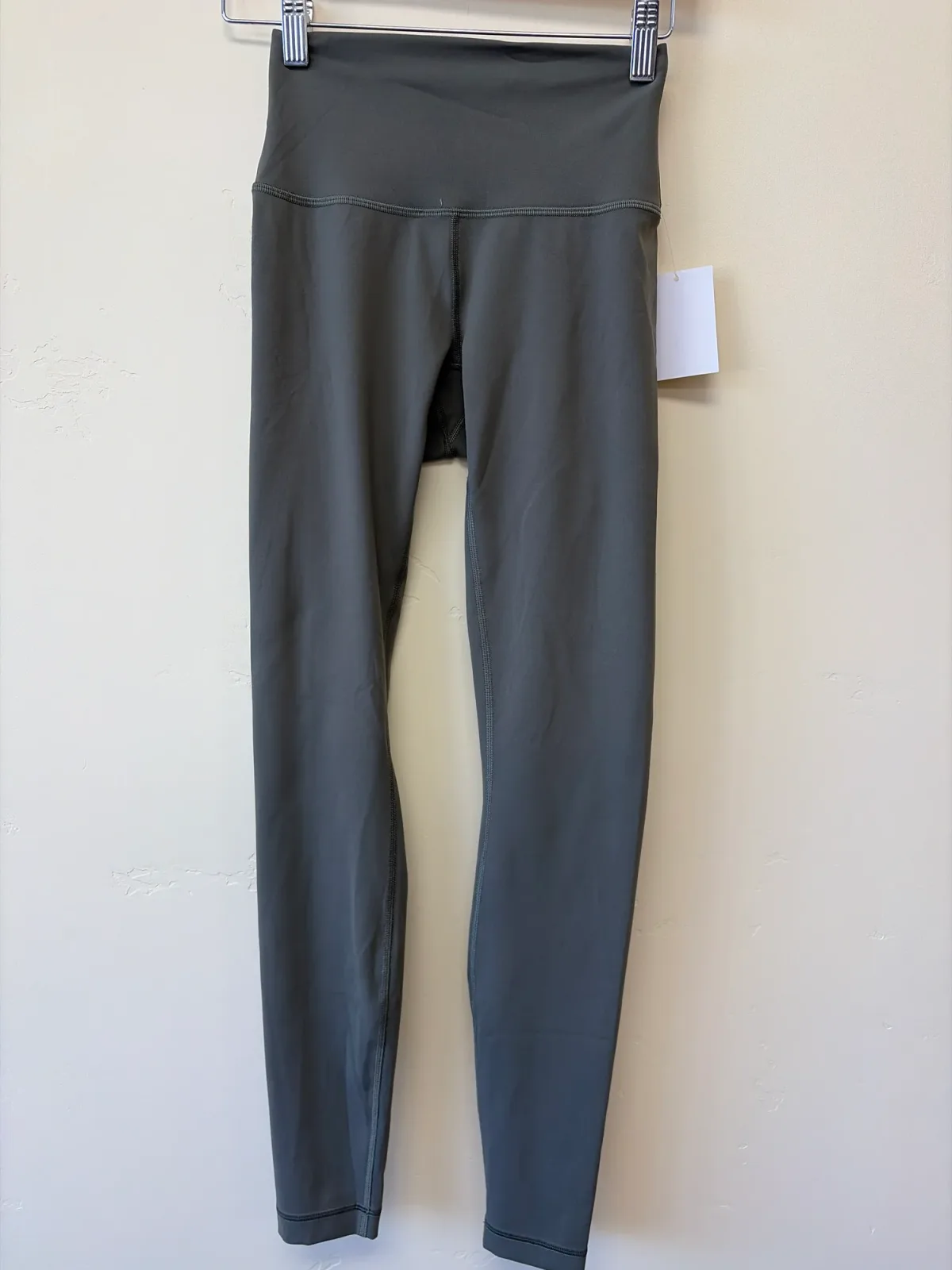 Lululemon wonder under Full Length Leggings — Size 4 photo 2