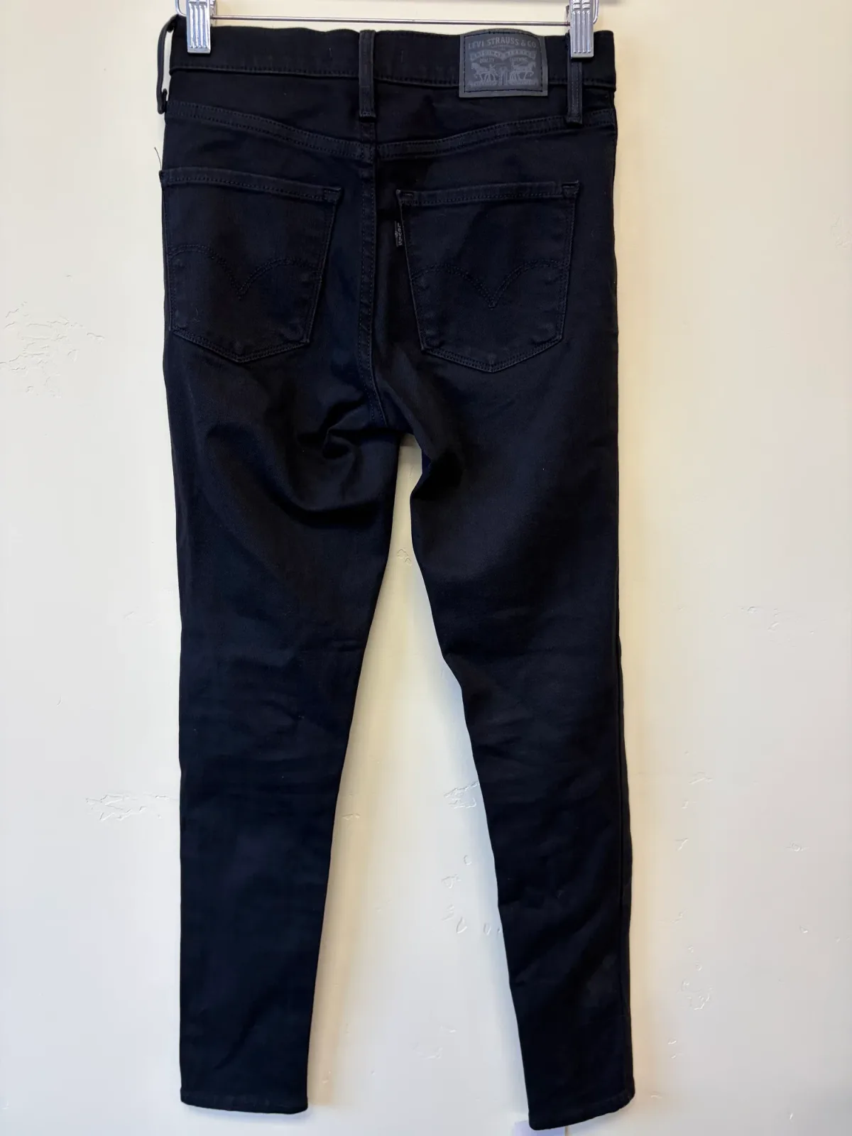 Levi's Women's 311 Shaping Skinny Ankle Jeans Solid Black Size 24 photo 3