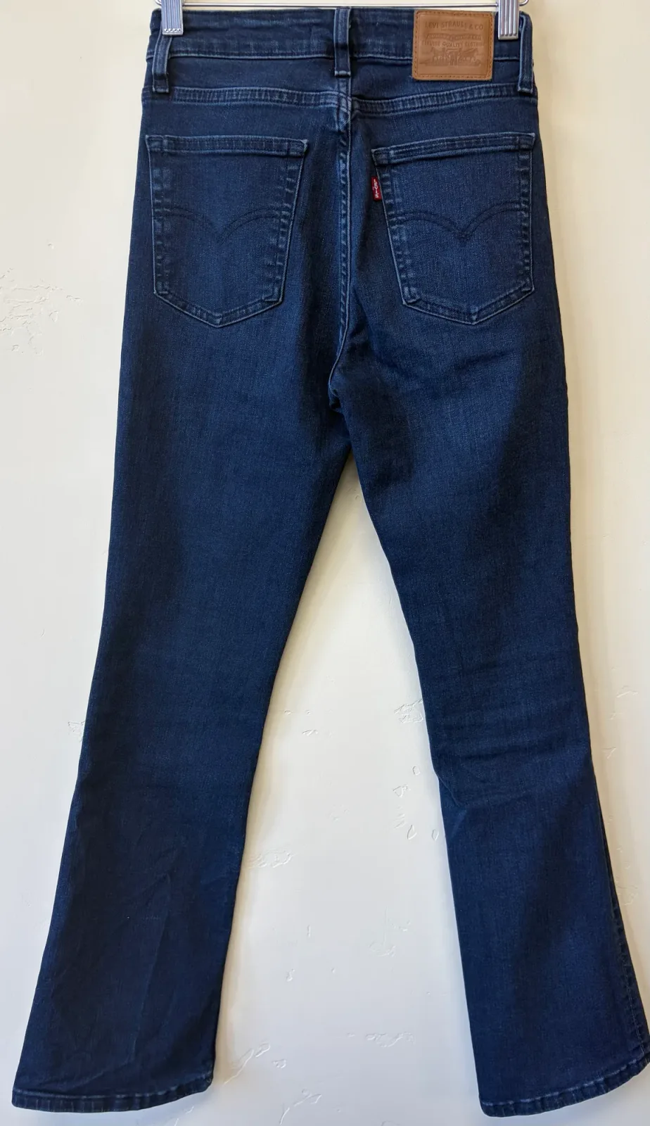 Levi’s Premium Women’s 725 High Rise Bootcut Jeans - Dark Wash Indigo, Size 26 photo 3