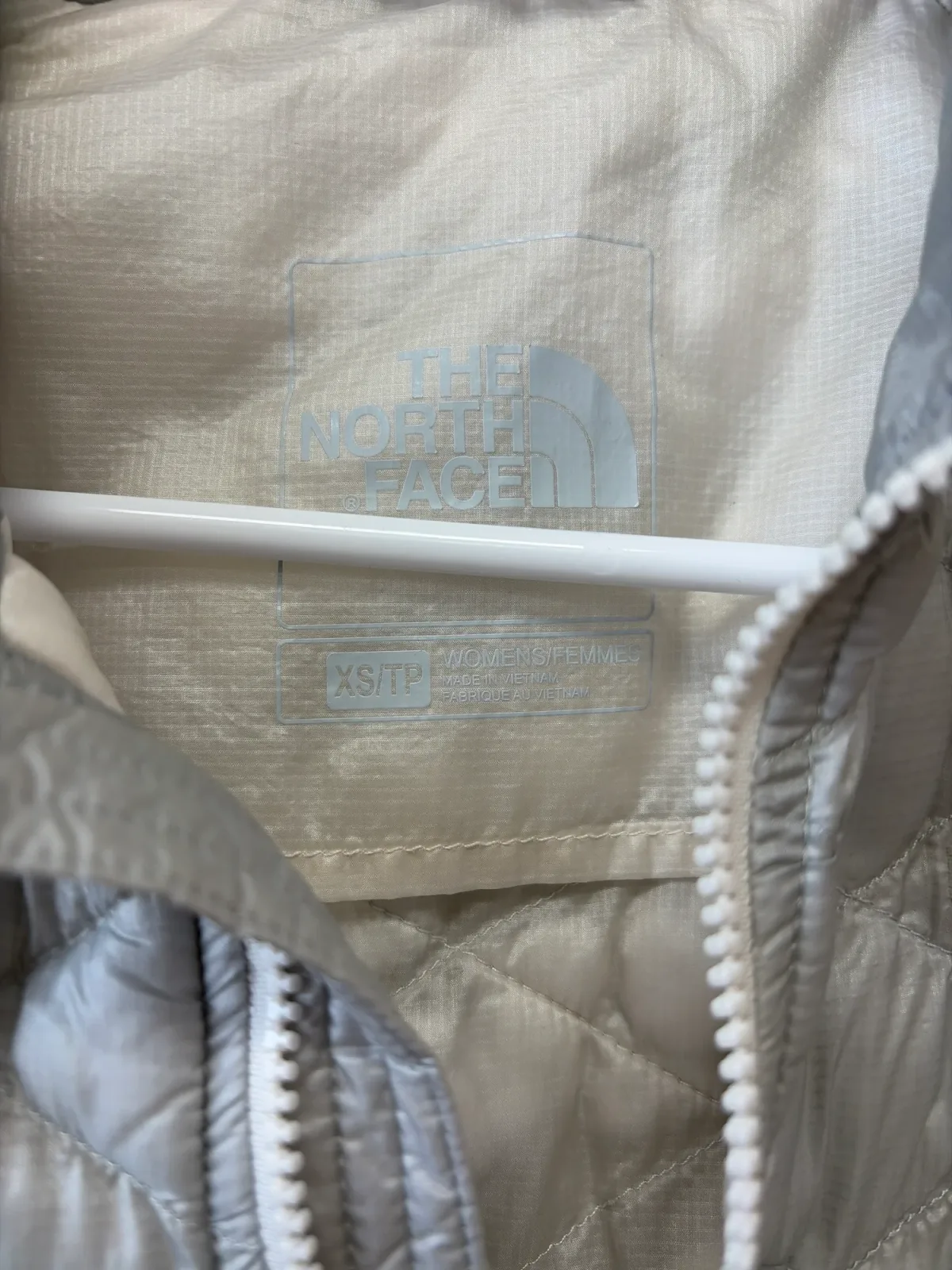 The North Face Women's ThermoBall Trekker Vest photo 4